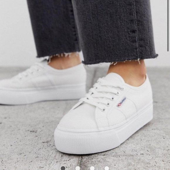 white supergas platform